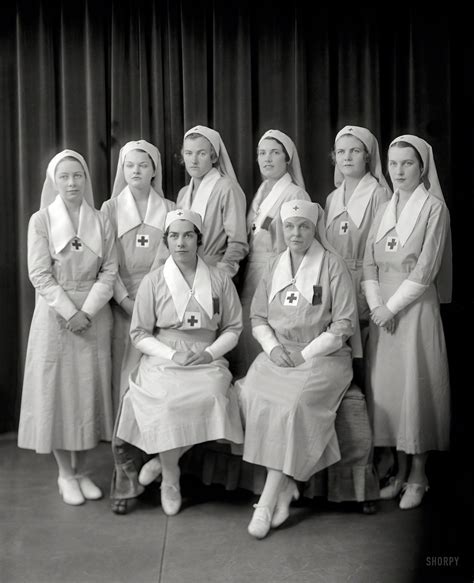 Eight Nurses 1920s High Resolution Photo Vintage Nurse Nurse