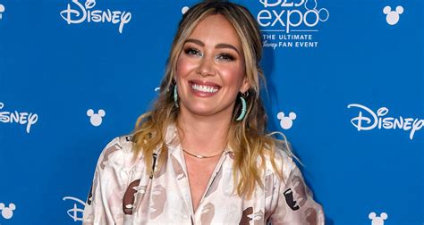 hilary duff reacts to ‘lizzie mcguire reboot news ‘i m a little intimidated 2019 d23 expo