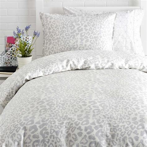 Leopard King Comforter Set There Are Seven Pieces In This Comforter