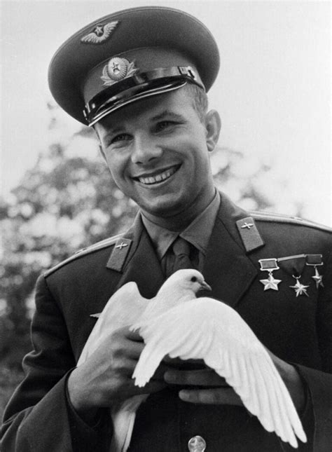 12 апреля 1961 года юрий гагарин на корабле. Юрий Гагарин - Рост и вес знаменитостей