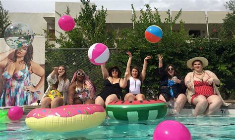 19 Photos Of Plus Size Babes Showcasing Their Pool Party Realness — Photos