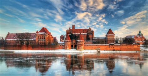 The Biggest Castle In The World Malbork Poland Uk