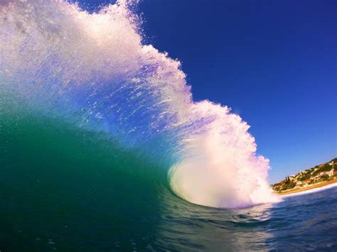 Daring Photographer Braves Wild Surf For These Amazing Wave Shots