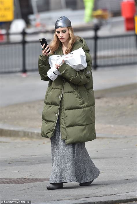Suki Waterhouse Looks Glamorous After Sporting A Head Full Of Rollers