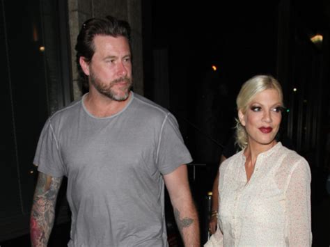 Tori Spelling Opens Up About Husbands Infidelity Hollywood Gulf News