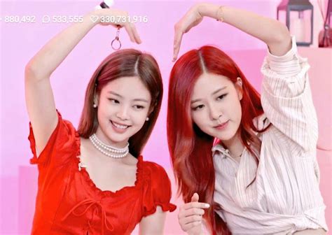 Jennie And Rosé Heart U Too Rosé And Jennie Blackpink Jennie Yg