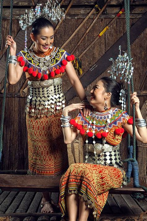 Sarawak Cultural Village Kuching Borneo Traditional Fashion Traditional Outfits Sarawak