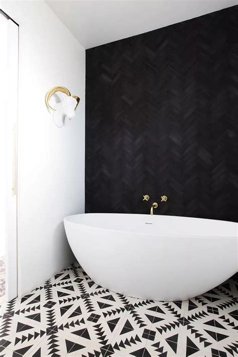 25 Inspiring Bathrooms With Geometric Tiles — The Nordroom