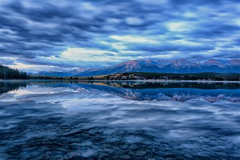 壁纸 海 湖 性质 支撑 反射 天空 雪 冬季 日出 晚间 早上 河 地平线 加拿大 黄昏 艾伯塔省 云