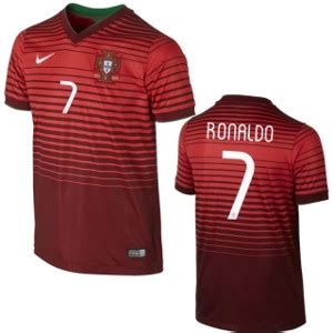 Mit dem trikot können sie widerspiegeln, was sie für das land empfinden. Ronaldo Trikot - Real Madrid oder Portugal bei Fan-Trikot.com