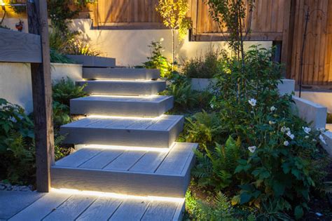 How to level a garden and other landscaping tips. Multi-level garden - Contemporary - Garden - Hampshire ...