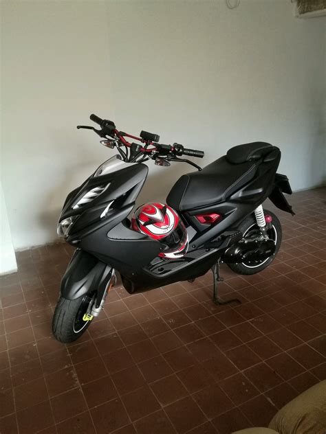 2015 Yamaha Aerox Naked R
