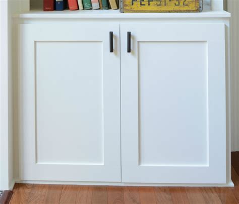 Contains instructions for adjusting the doors on lazy susan cabinets with attached doors. How to Build a Cabinet Door — Decor and the Dog