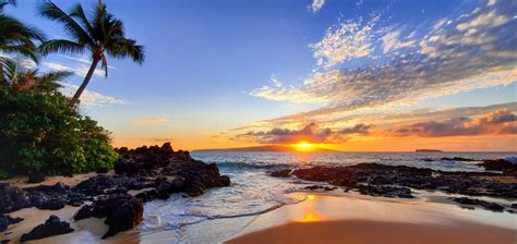 Makena Secret Beach At Sunset In Maui Hi Stock Image Image Of