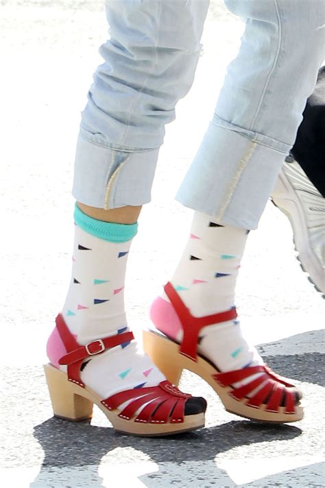 The Top 10 Worst Fashion Faux Pas How Many Are You Guilty Of Bad Fashion Fashion Leggings