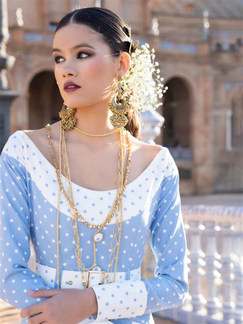 Traje de flamenca azul lunares Sara de Benítez Diseñadora de moda