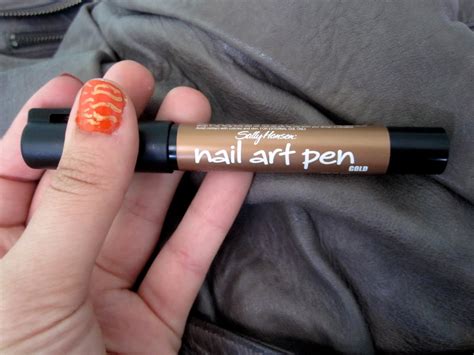 Sweet Glow Beauty: Sally Hansen Nail Art Pen, Gold, $7.99