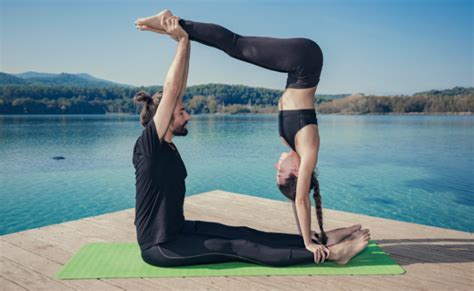 Yoga Em Dupla Exerc Cios E Benef Cios Incr Veis Dessa Atividade