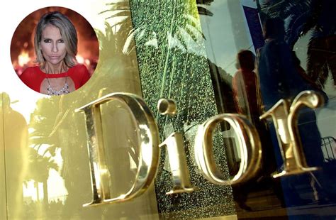 Dior Verklagt Pornodarstellerin Venus Adult News