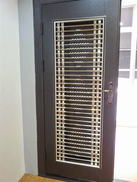 5 gage steel vault pins, tamper resistant hinge screws. CERITACERITERA: Safety door~NEW EDGE