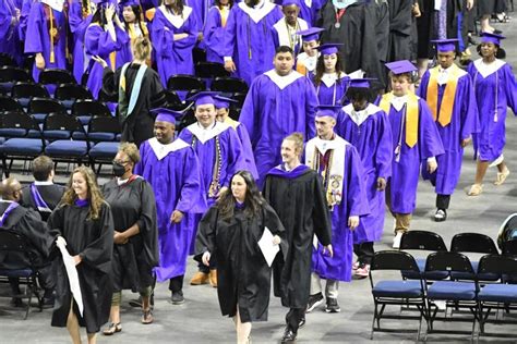 Photos Scenes From The 2022 Duluth High School Graduation Slideshows