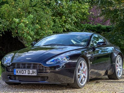 Aston Martin Vantage | Giles Cooper Automotive Ltd | Essex