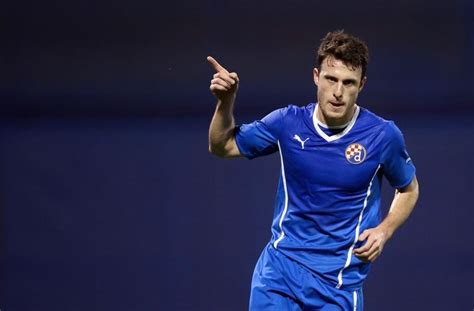 Latest on universidad de chile forward ángelo henríquez including news, stats, videos, highlights and more on espn. South American star wants to play for Manchester United ...
