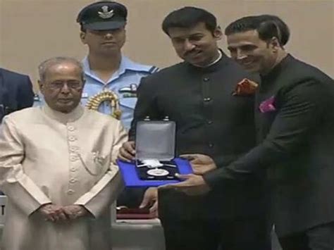 akshay kumar receives his first national award