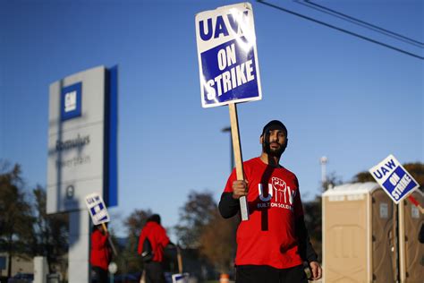 Workers Celebrate Deal With Gm Show Union Power In Industry