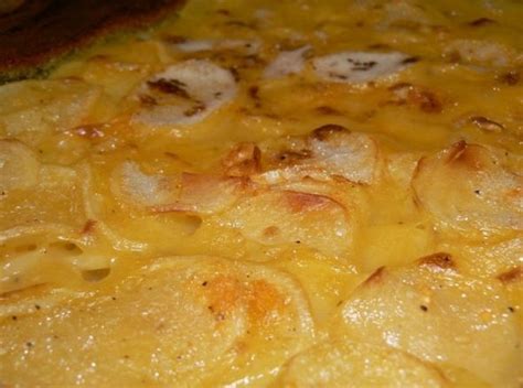 All you have to do is layer your potatoes between the i make a great scalloped potato and have used the same recipe forever but was intrigued by the crock pot. The Best-Ever Creamy Scalloped Potatoes Recipe | Recipes ...