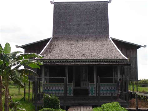 Upacara Adat Maccera Tasi Dan Peninggalan Sejarah Provinsi Kalimantan