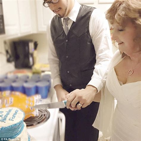 Tennessee Grandmother Marries A 17 Year Old She Met At Her Sons Funeral Daily Mail Online