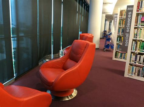 He was a civil servant under the british colonial administration, and eventually rose to important administrative positions within the government.upon the independence of malaya in 1957, he became the first yang. Perpustakaan Raja Tun Uda, Shah Alam - GyenesIskola