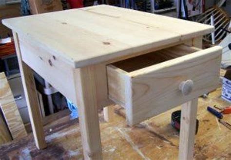 These Free End Table Plans Incorporate A Drawer These Are Easy To