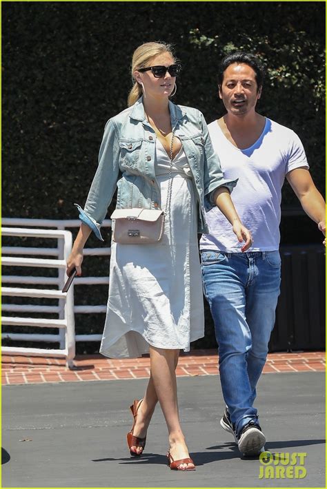 photo pregnant kate upton is glowing during breakfast run in weho 06 photo 4120508 just jared