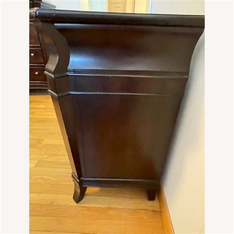 Raymour & Flanigan 2 Night Stands - AptDeco