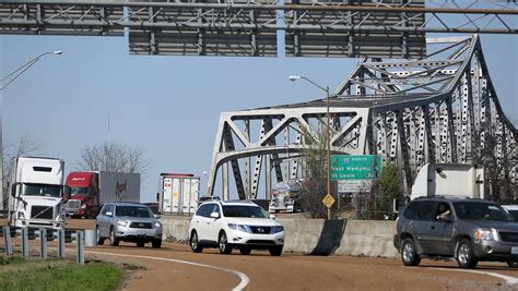 Latest on condition of the I-55 bridge over the Mississippi at Memphis
