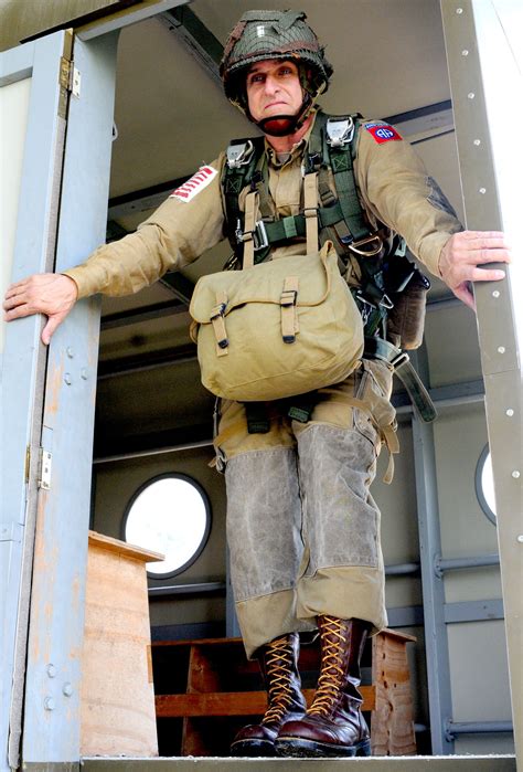 Us Army Colonel Jumps At Normandy Reenactment Article The United