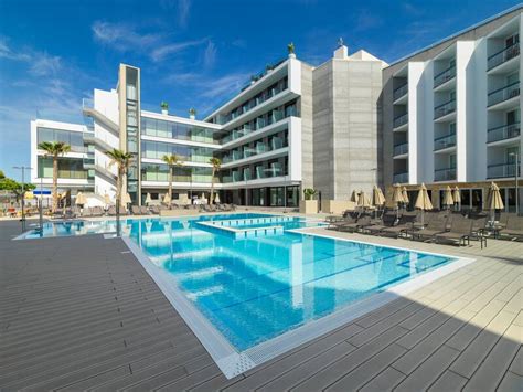 Hotel casa del mar is located right on the sand in the heart of. H10 Casa del Mar - Santa Ponsa, Majorca | On the Beach