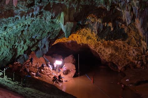 See What It Was Like Inside The Thailand Caves