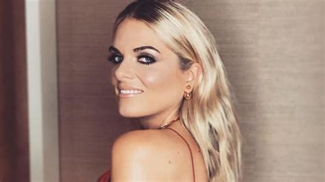 Erin molan is an australian tv sports presenter who currently works for the nine network. Show + Tell's Podcast with...Erin Molan - Show + Tell