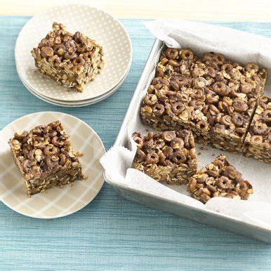 These oatmeal breakfast bars are super soft, thick, and chewy and almost like eating a. No-Bake Oatmeal Chocolate Chip Cookie Bars | Recipe ...