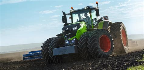 Kuban Farmer Became The First Owner Of The Tractor Fendt 1050 Vario In