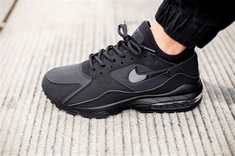 Nike Air Max 93 Triple Black Wave®