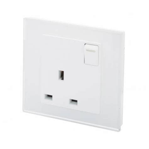 Crystal Pg 13a Single Plug Socket With Switch White Retrotouch From
