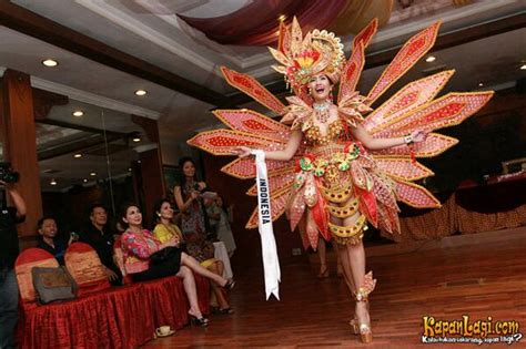 Traditional costumes around dresses national costume woman indonesian pacific asia most outfits folk ethnic. NATIONAL COSTUME INDONESIA For Miss International 2013