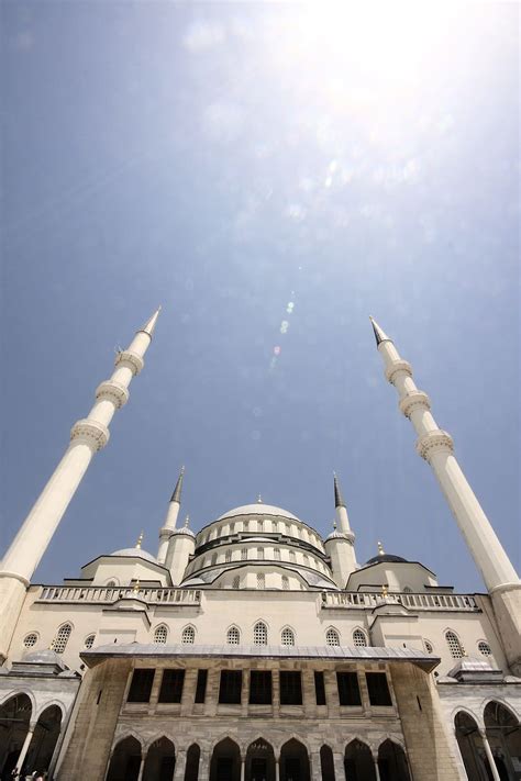 Masih berupa gambar hitam putih yang nantinya dijadikan media untuk diwarnai. 32+ Pemandangan Indah Masjid - Gambar Pemandangan Keren