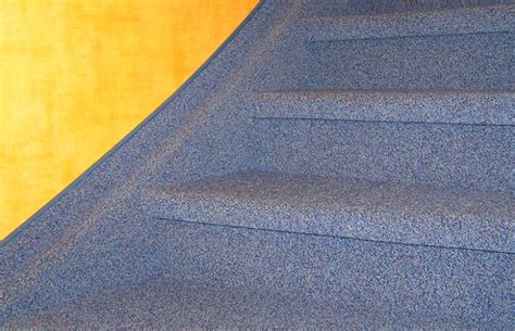Treppe, fliesen in holzoptik, 2. Teppich als Treppenbelag - Malerteam Suderburg GmbH