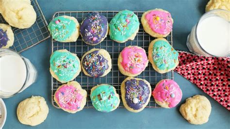 These italian anise cookies can be made several days ahead of time. Italian Anise Cookies With Icing and Sprinkles | Recipe ...