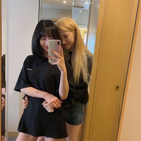 Pin By 𝔉𝔞𝔦𝔱𝔥🥺💗 On Wjsn Cute Lesbian Couples Lesbian Couple Korean